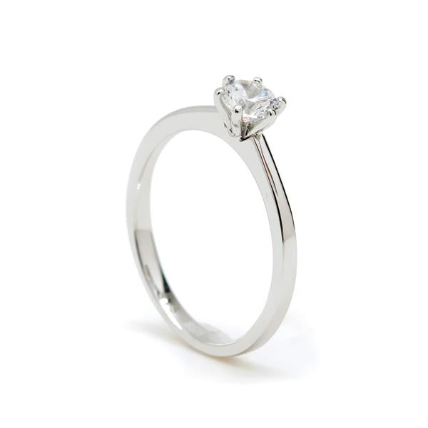 Anillo Solitario de Plata con Circonita en Grapas